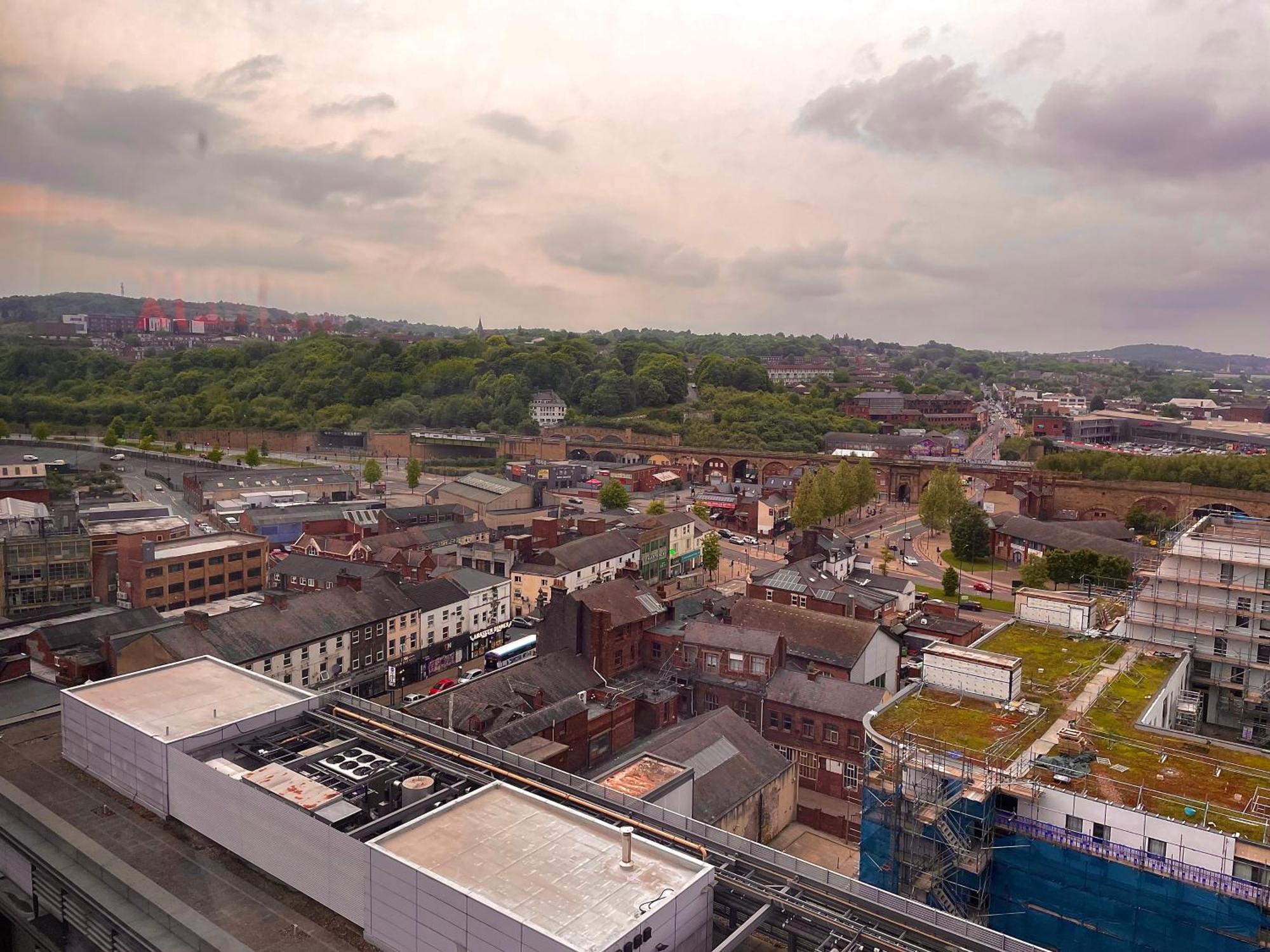 Apartment Penthouse Gem, Central, Scenic Views, Stylish, Modern, Centre 2br *